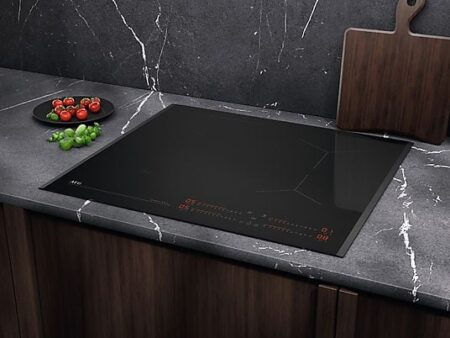 Placa de Inducción AEG TI63IQ1BFB, 3 Zonas, Zona Grande 28 cm, Sensor de Ebullición, 59 cm, Negro